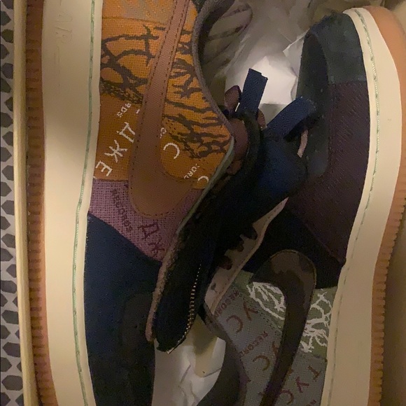 Travis Scott ones - Picture 2 of 6